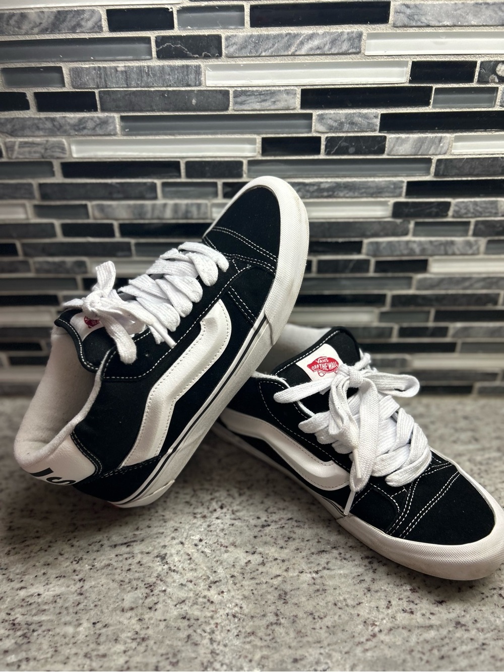 Vans Retro Chunky Knu mid Black and White Skate Sneakers size 9.5